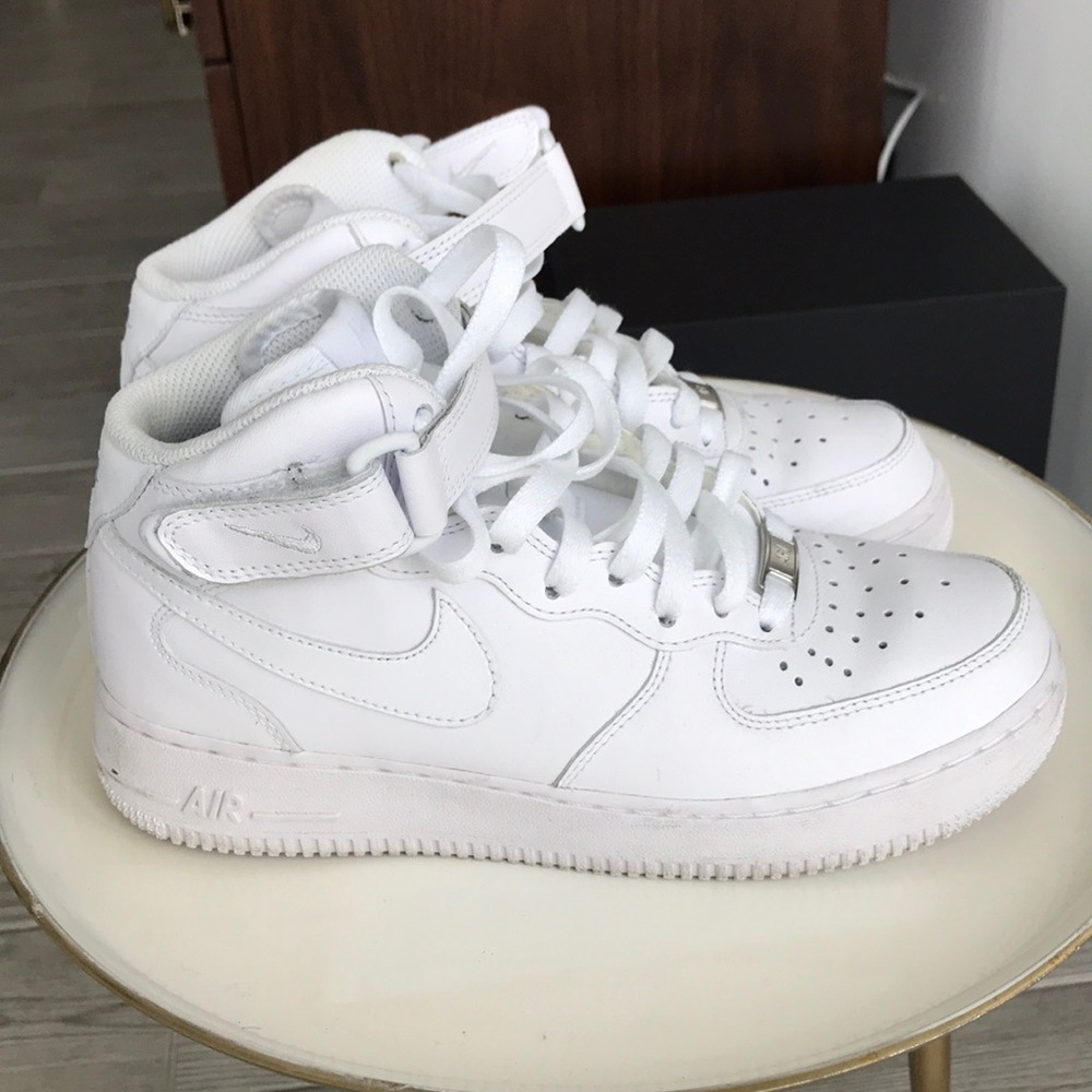 Nike Airforce 1s high top